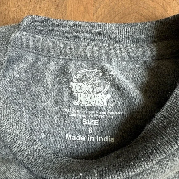 Tom and Jerry Graphic T-Shirt Youth Size 6 | Gray Cartoon Tee - Picture 3 of 6